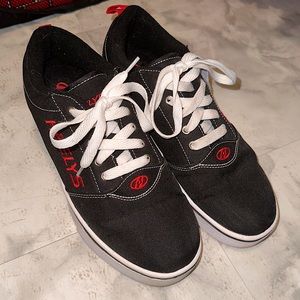 Black size 8 mens heeleys